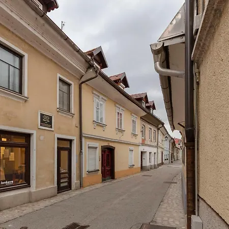 Apartma Jenkova Rezidenca Kranj Exterior photo